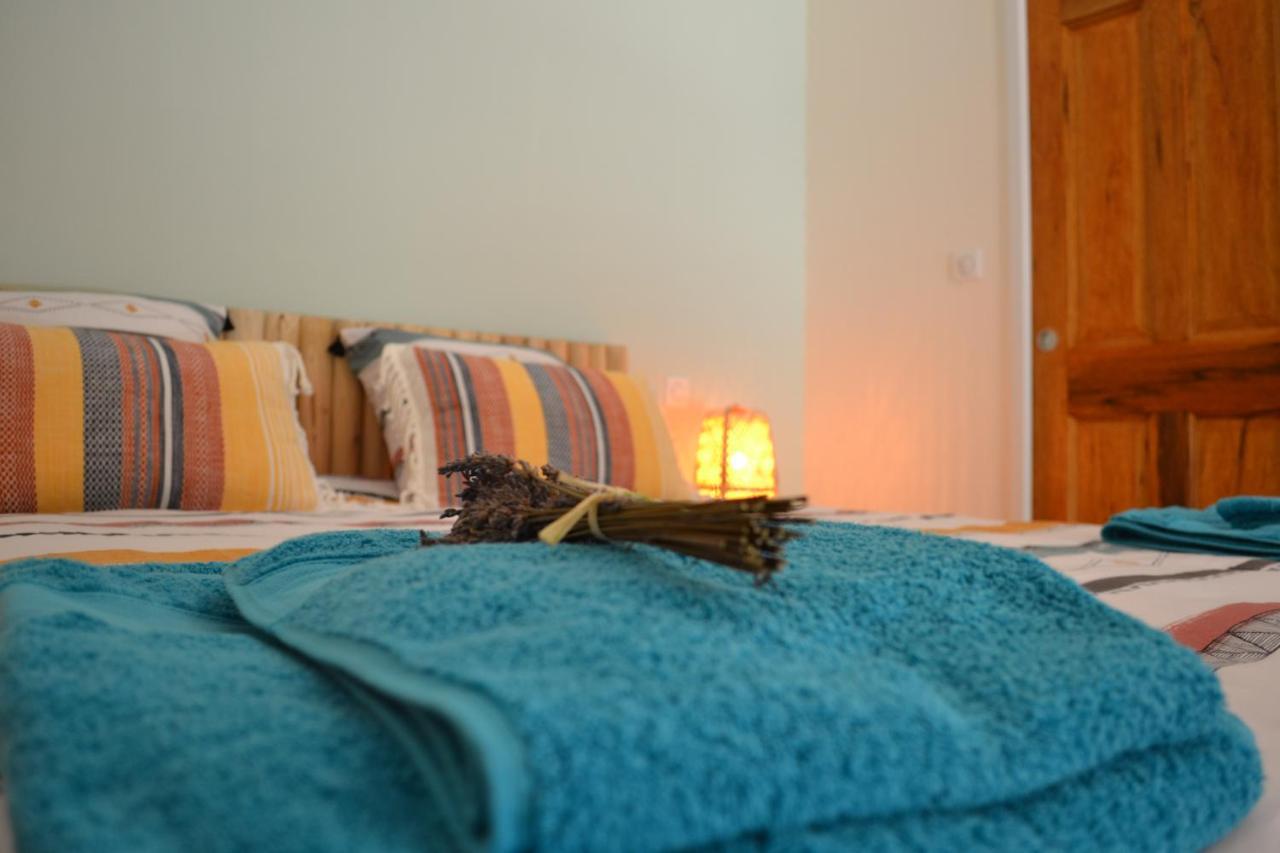 La Romagnolette Bed & Breakfast Saint-Restitut Екстериор снимка